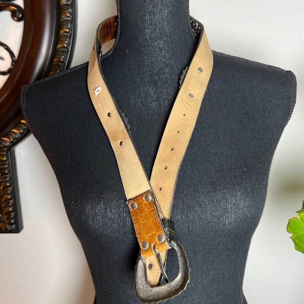 Women’s Western Silver Antique Tone Concho Reptile Embossed Brown Belt 30 - Picture 8 of 15